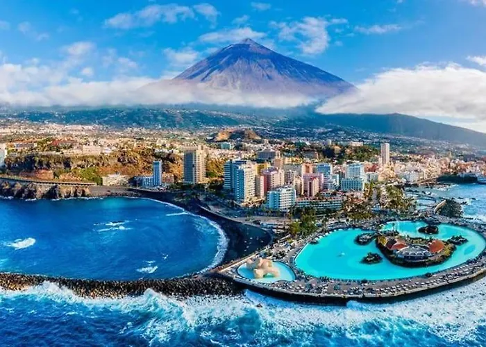 Canarian House With Views And Pool Feriehus