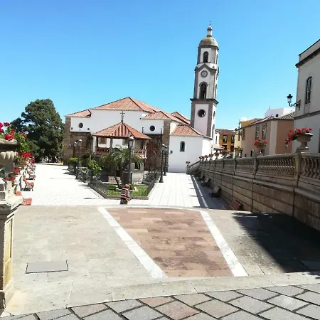 Canarian House With Views And Pool Hébergement de vacances *