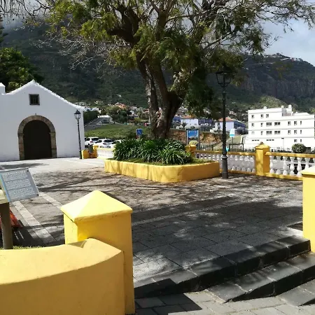 Feriehus Canarian House With Views And Pool Los Realejos