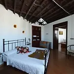 Canarian House With Views And Pool Los Realejos